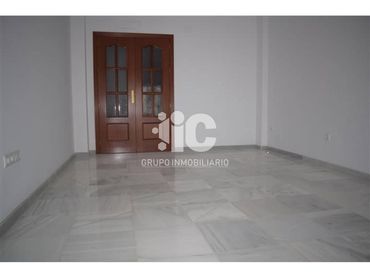 Appartamento con balcone in vendita a Baena