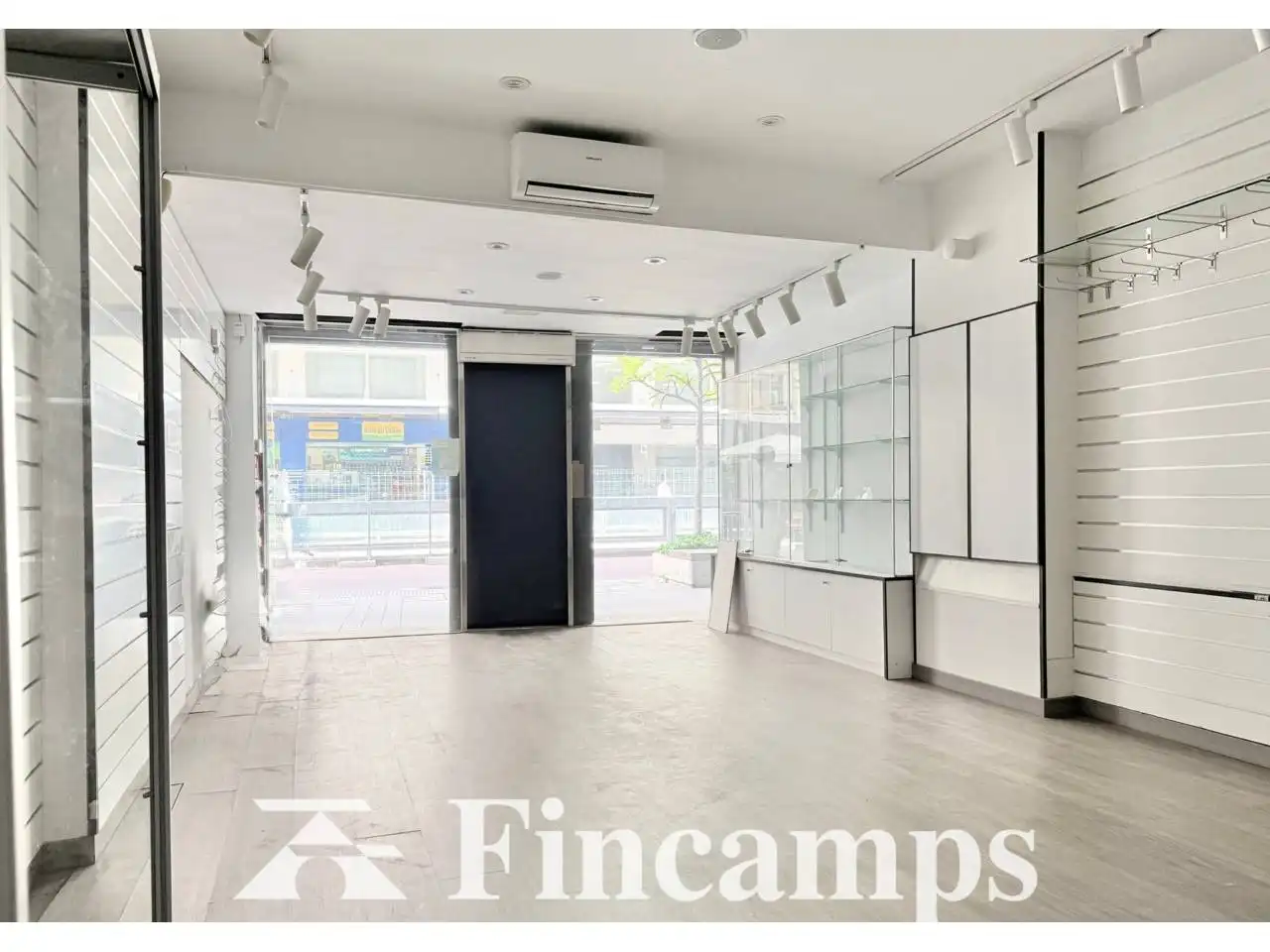 Commercial properties for rent in Sabadell  with Air Conditioner and Alarm