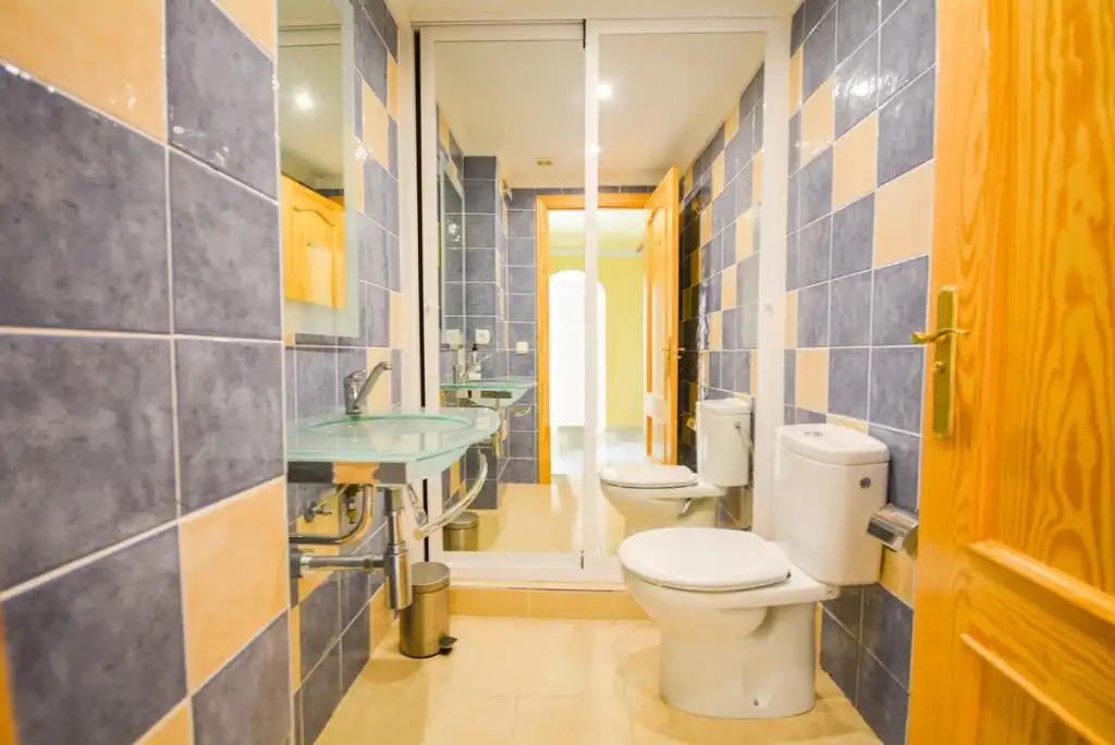 Bathroom of Houses for sale in Benalmádena  with Air Conditioner, Private garden and Terrace