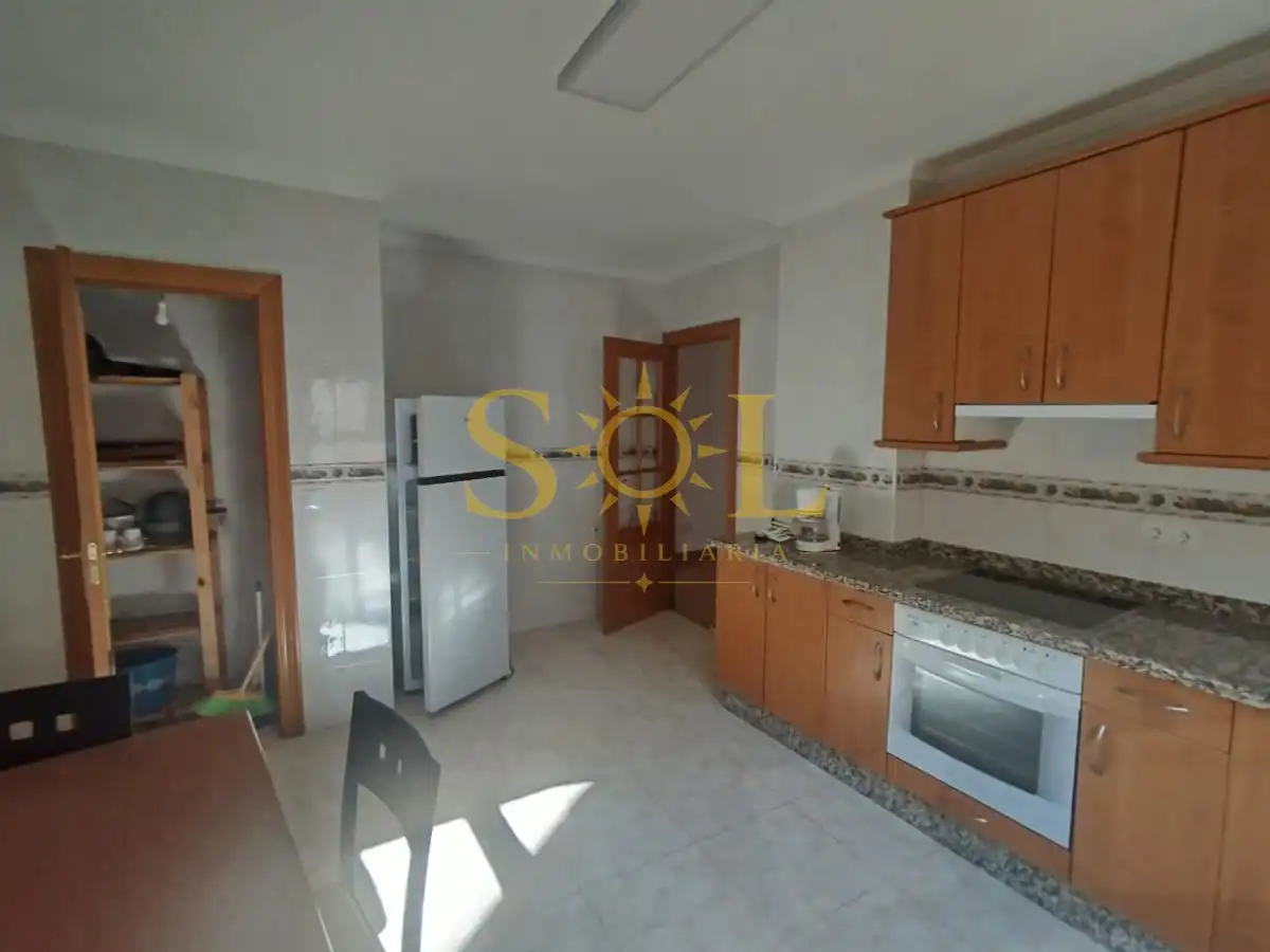 Cocina de Piso para compartir en León Capital  con Calefacción, Amueblado y Horno
