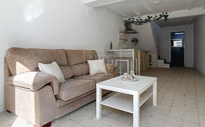 Living room of Single-family semi-detached for sale in Cúllar Vega  with Terrace