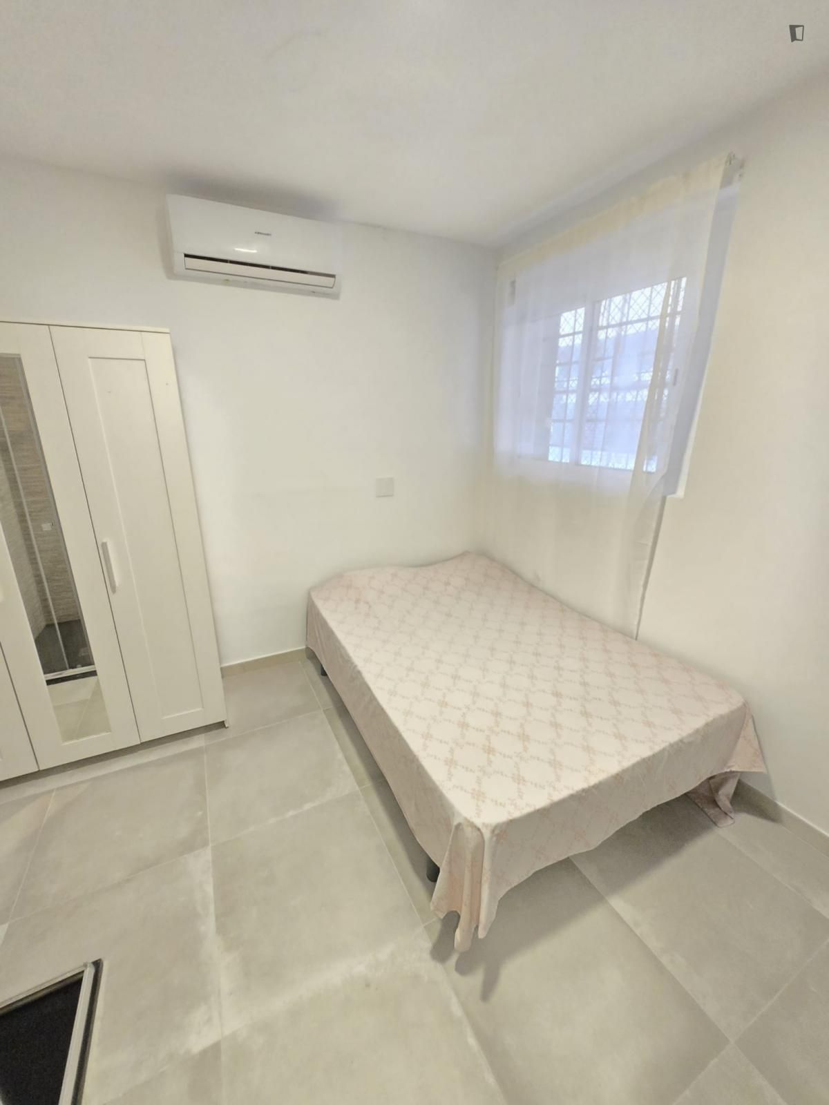Study to rent in Lucero