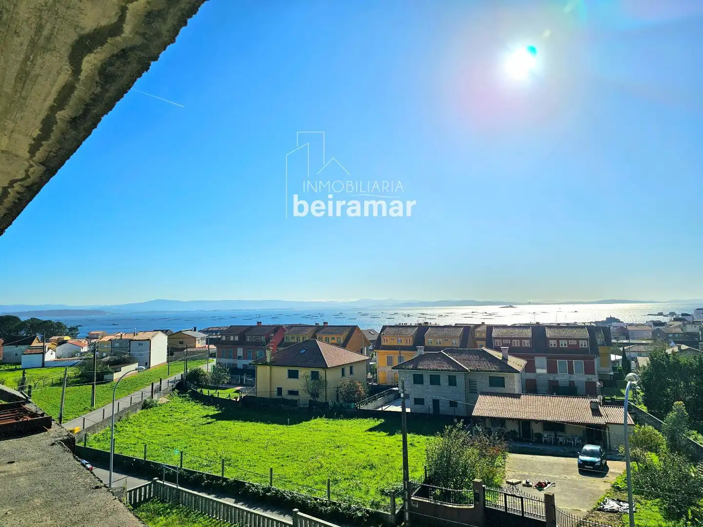 Vista exterior de Piso en venta en Ribeira con Calefacción