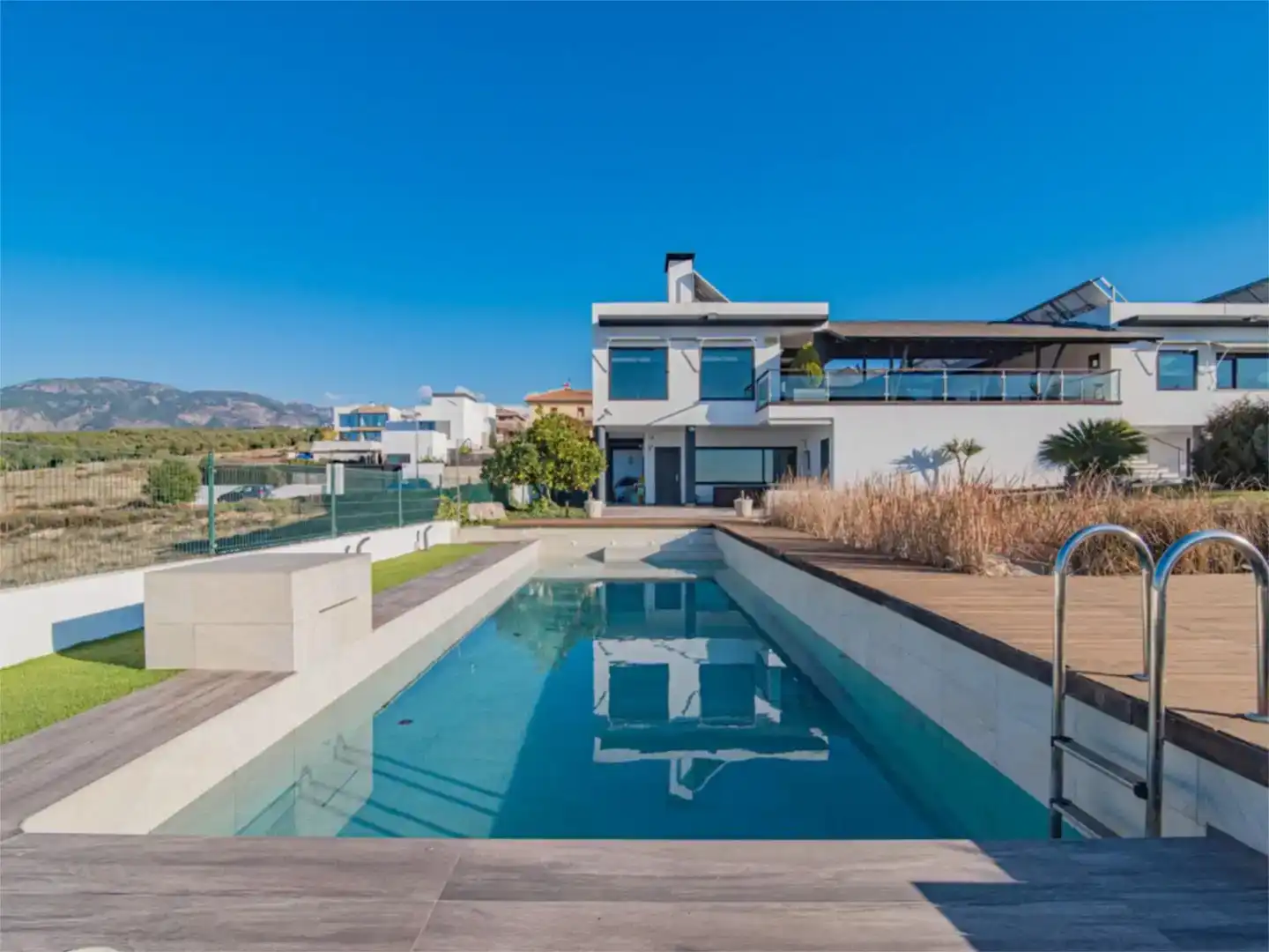 Piscina de Pis en venda en La Zubia amb Aire condicionat, Jardí privat i Parquet