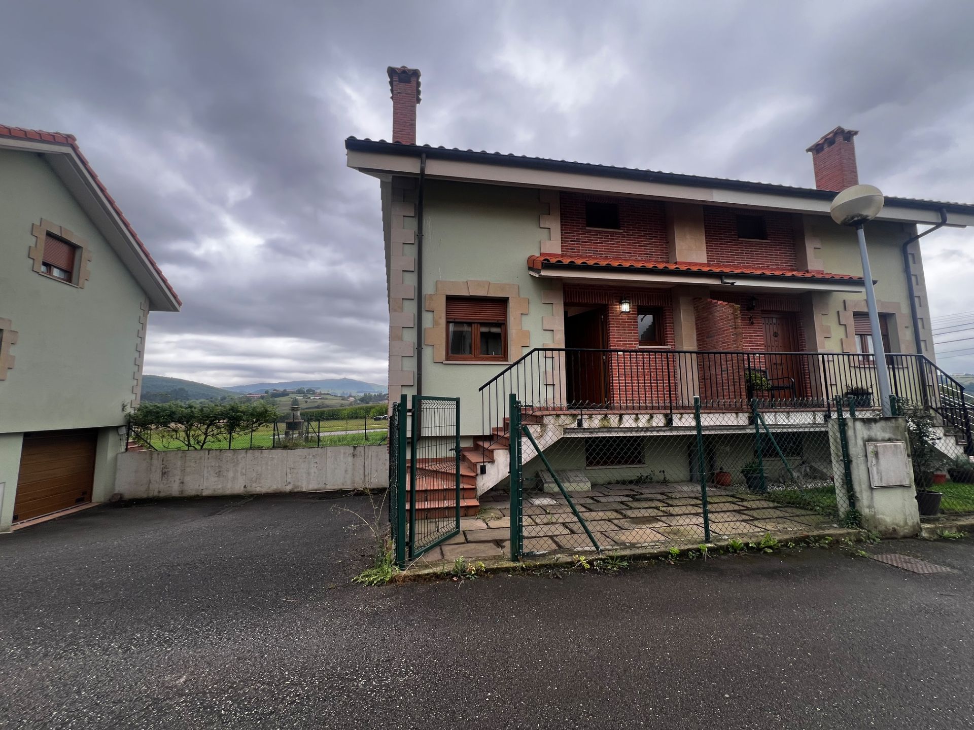 Exterior view of Single-family semi-detached for sale in Polanco  with Heating, Private garden and Parquet flooring