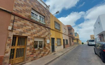 Vista exterior de Casa o xalet en venda en El Ejido amb Aire condicionat i Terrassa