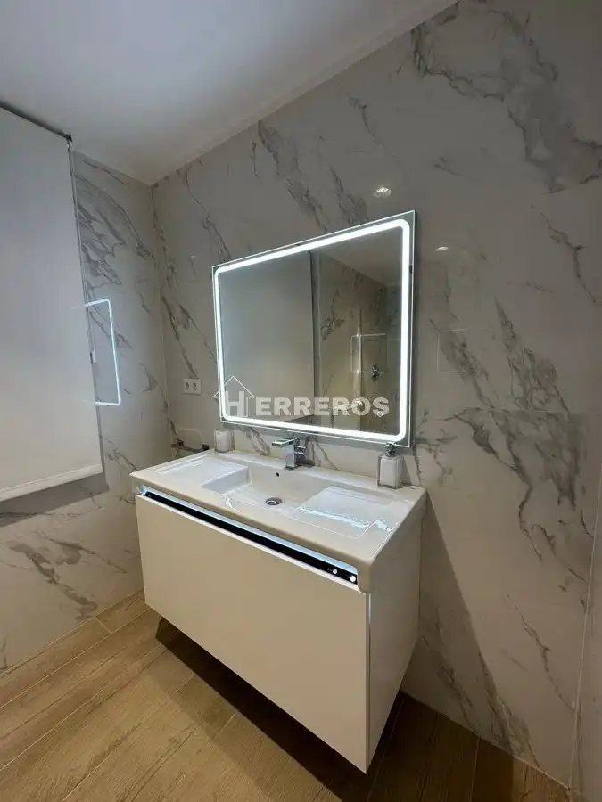 Bany de Apartament en venda en  Logroño amb Calefacció, Parquet i Moblat