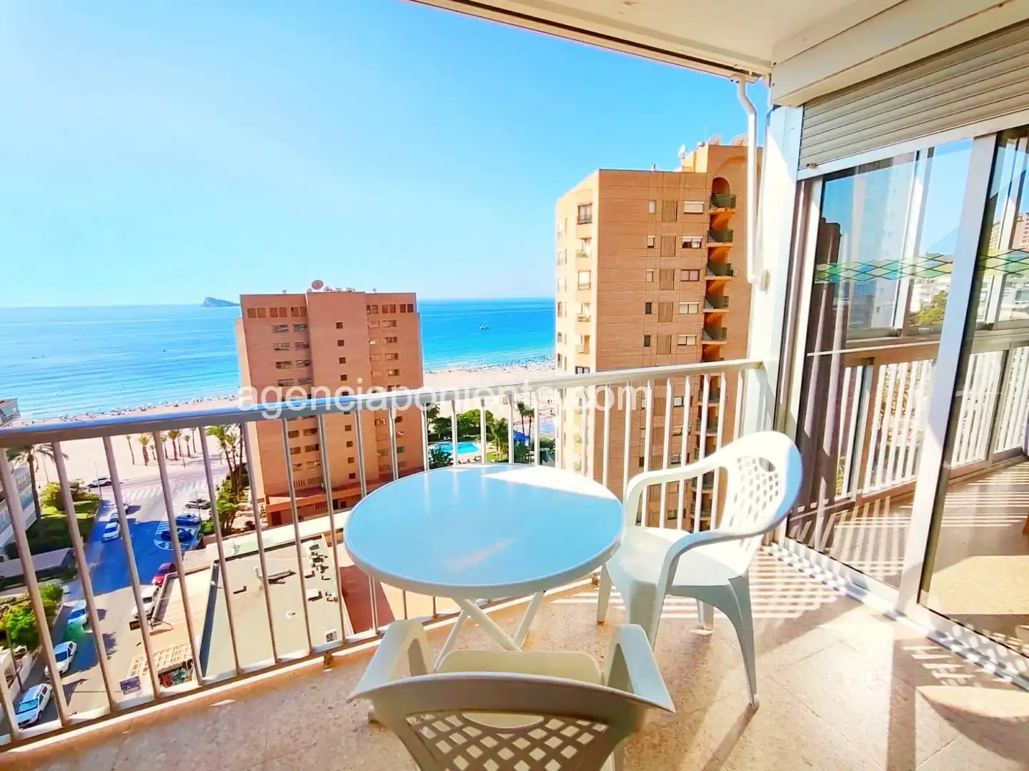 Dormitori de Apartament de lloguer en Benidorm amb Aire condicionat, Calefacció i Terrassa