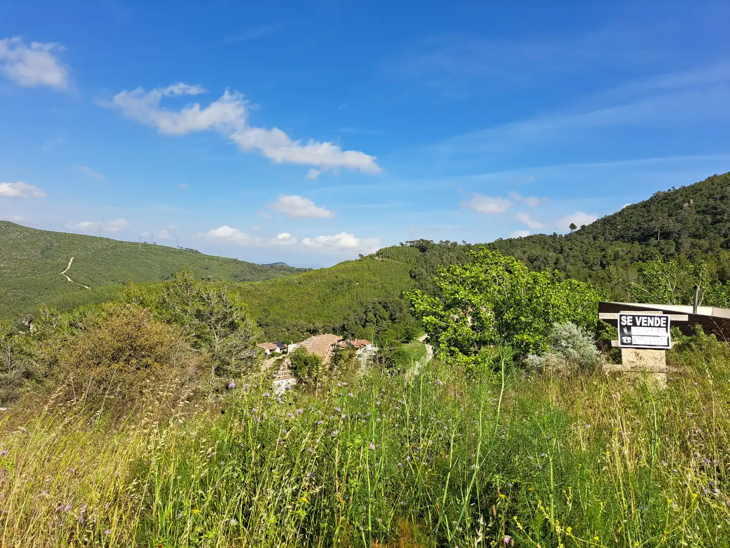 Terreno residencial en venta en Avinguda Begues 33, imagen 2