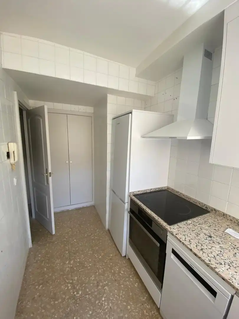 Cocina de Piso de alquiler en Córdoba con Aire acondicionado, Jardín privado y Amueblado