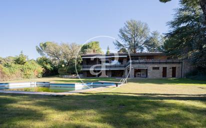 Jardí de Casa o xalet en venda en Boadilla del Monte amb Calefacció, Jardí privat i Terrassa