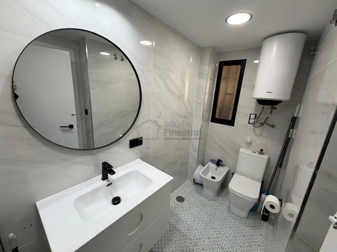 Baño de Apartamento en venta en Finestrat con Piscina, Amueblado y Piscina comunitaria