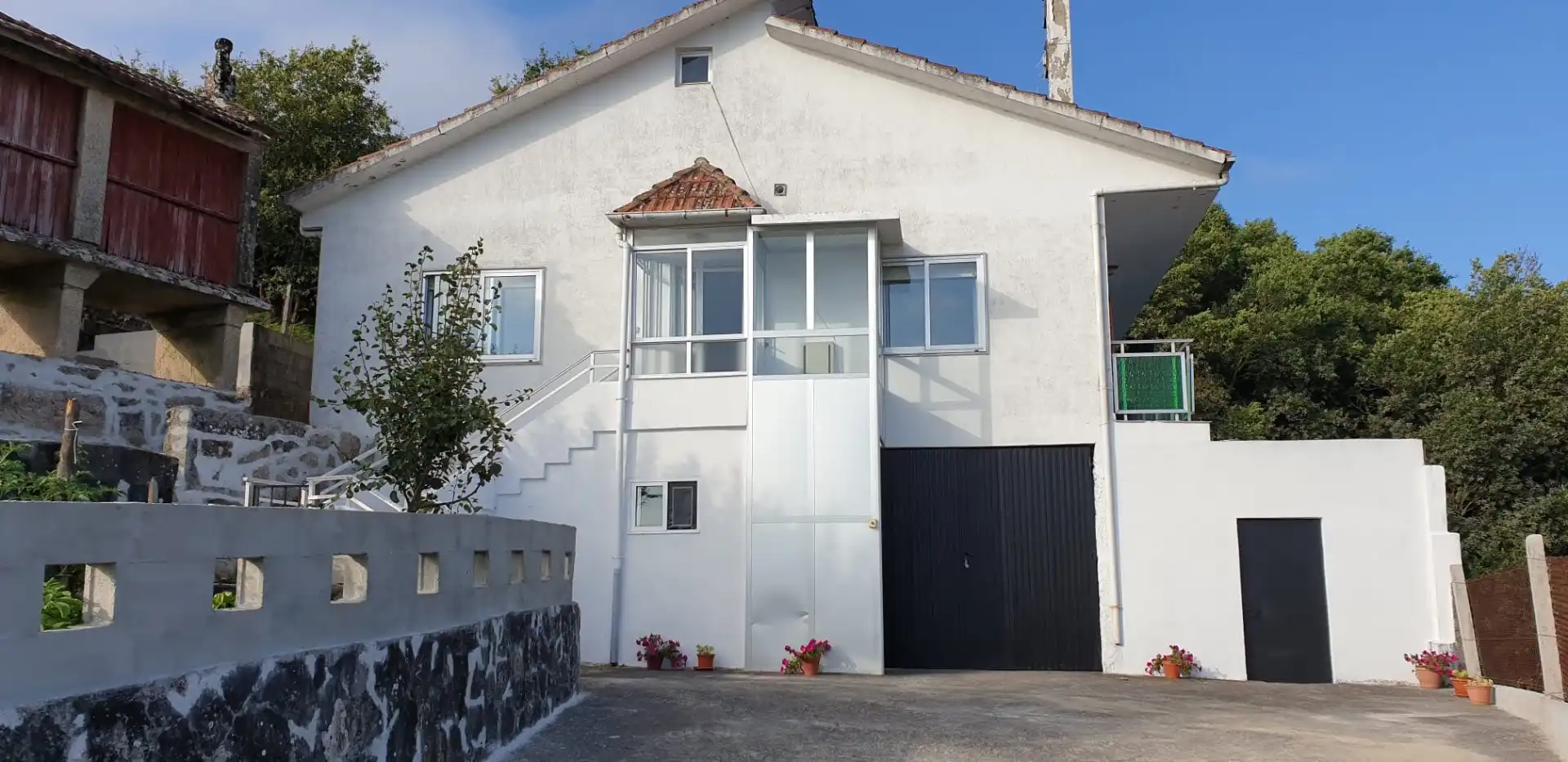 Vista exterior de Casa o xalet en venda en Nogueira de Ramuín amb Calefacció, Jardí privat i Traster