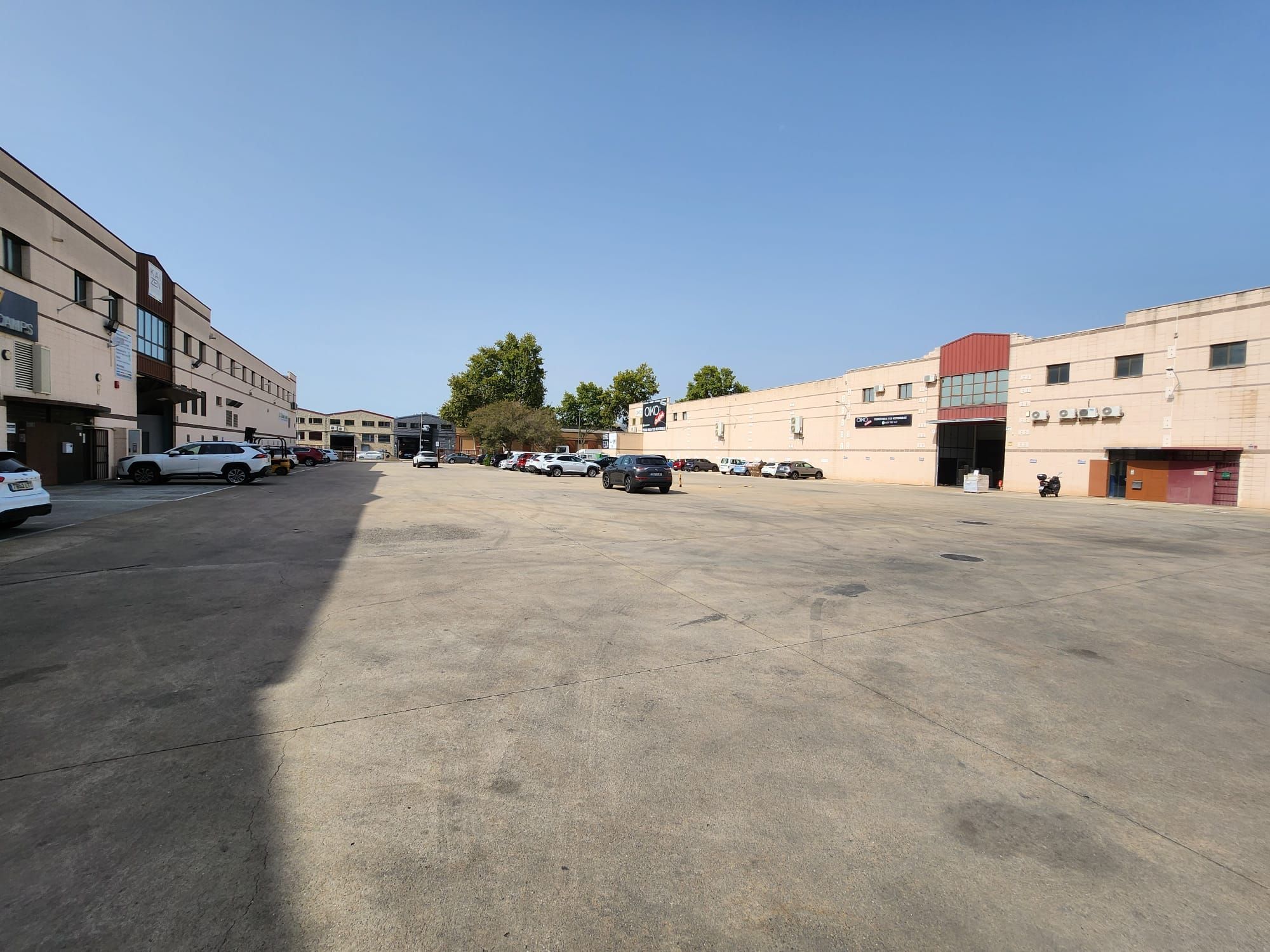 Industrial buildings to rent in Vilamarina