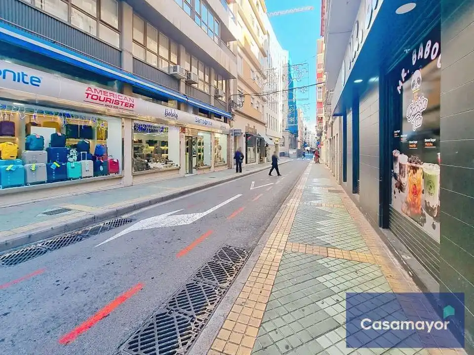Local comercial en traspàs a Centro
