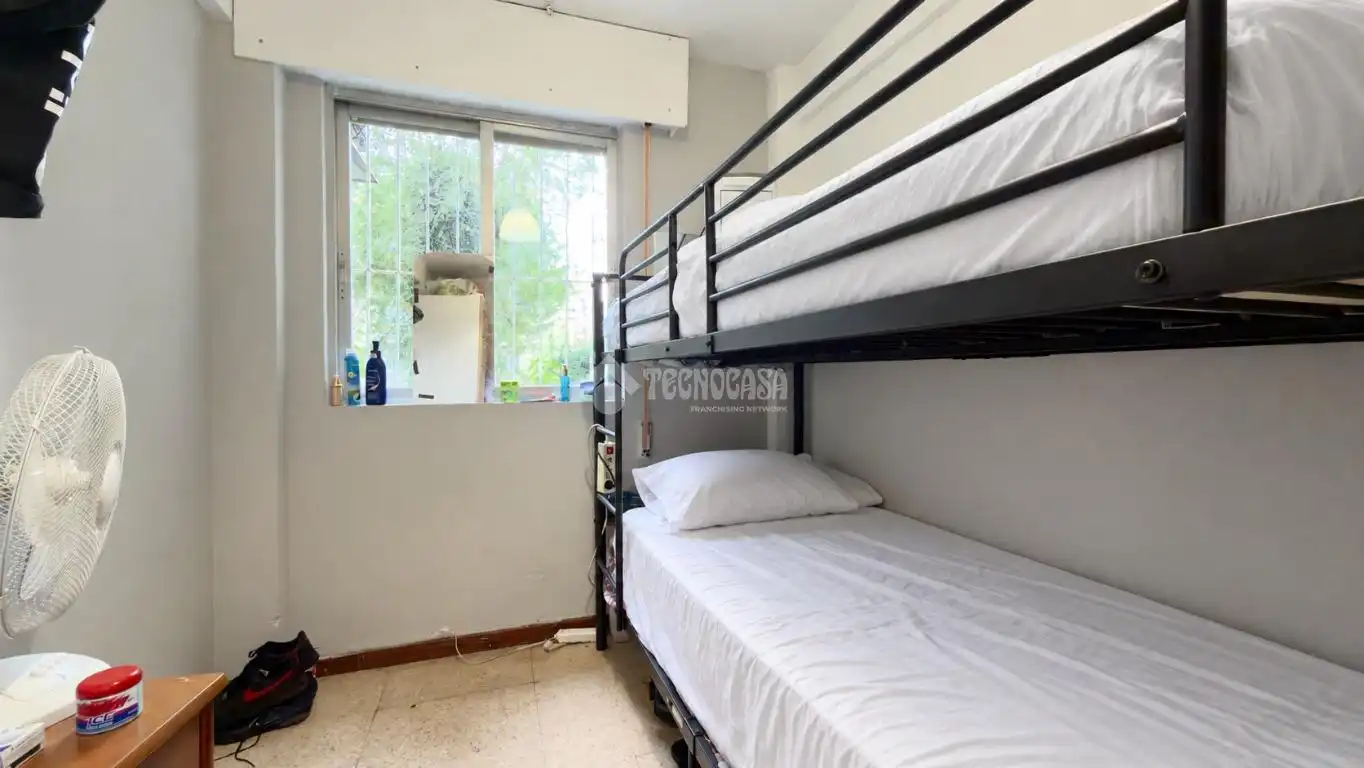 Habitación de Piso en venta en Madrid con Calefacción y Terraza