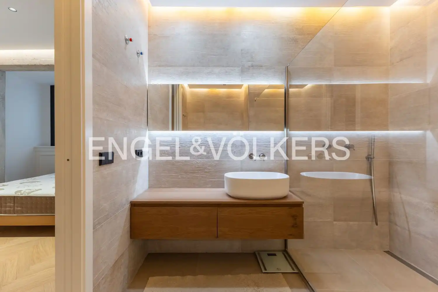 Badezimmer von Wohnung zur Miete in Ciutat Vella 