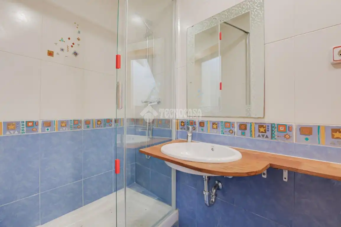 Baño de Casa adosada en venta en Terrassa con Aire acondicionado, Terraza y Trastero