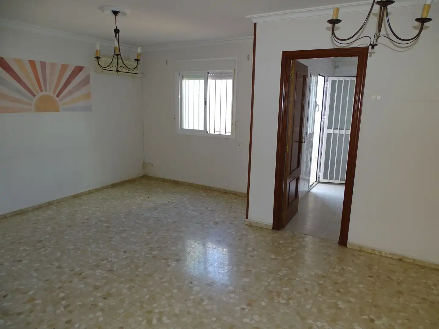 Sala d'estar de Casa o xalet en venda en Utrera amb Calefacció, Terrassa i Traster