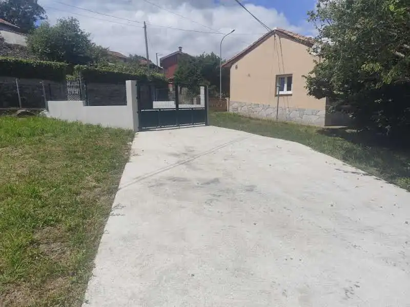 Casa o xalet en venda en Pravia amb Calefacció, Moblat i Forn