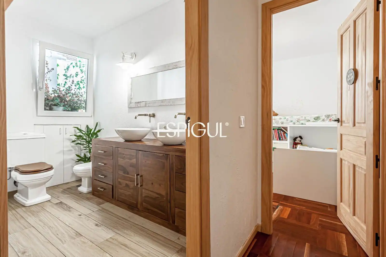 Badezimmer von Dachboden zum Verkauf in Madrid mit Klimaanlage, Heizung und Parkett
