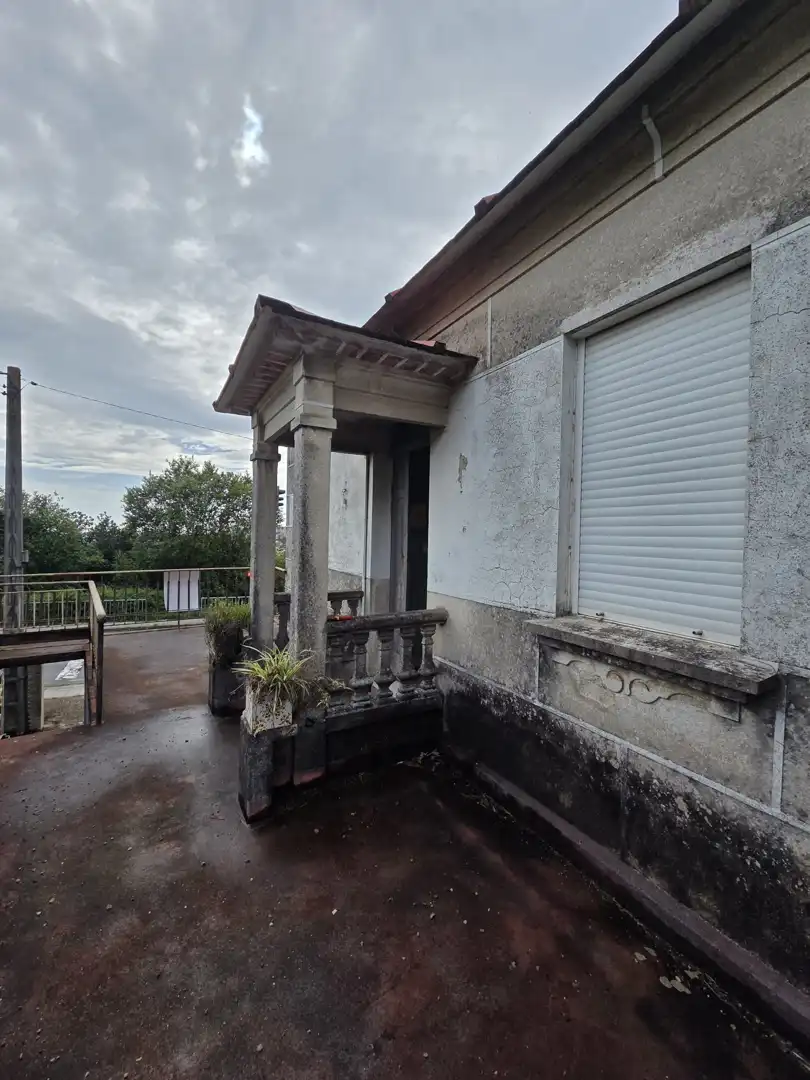 Vista exterior de Casa o xalet en venda en Vigo  amb Jardí privat, Terrassa i Balcó