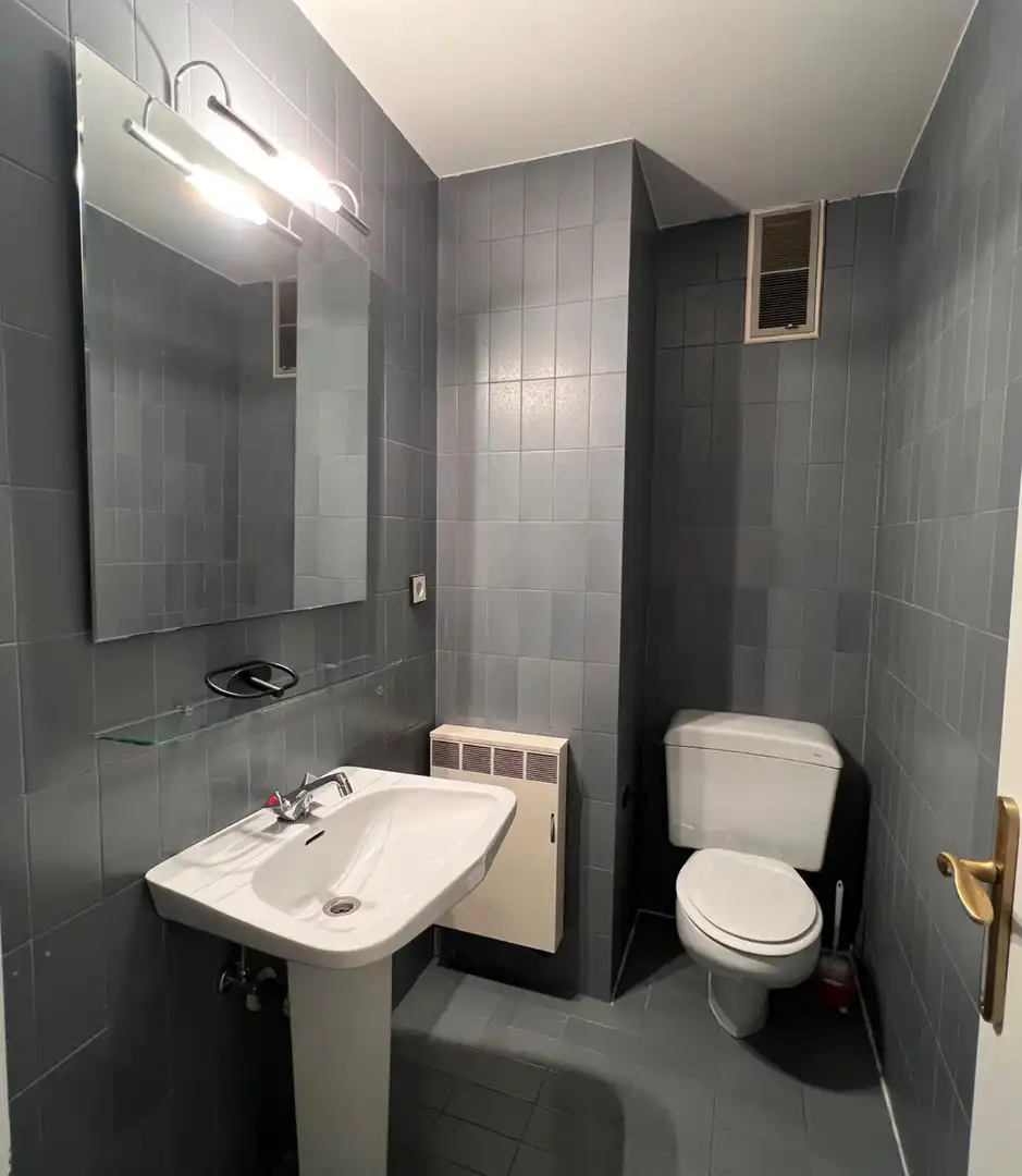 Bathroom of Flat for sale in  Pamplona / Iruña  with Heating, Furnished and Balcony