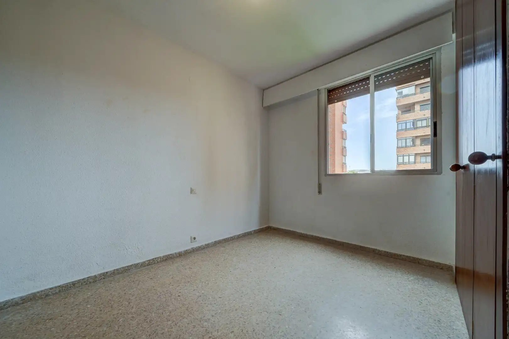 Dormitori de Pis en venda en Paterna amb Aire condicionat, Terrassa i Forn