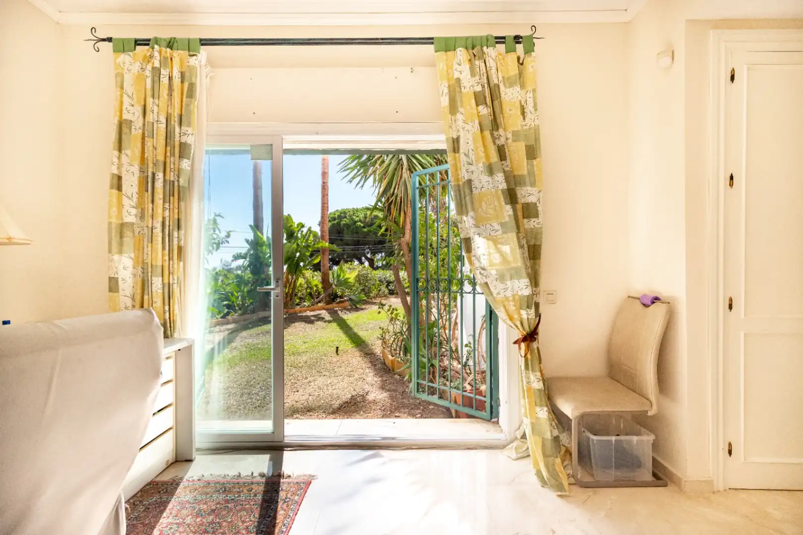Dormitori de Casa o xalet en venda en Marbella amb Aire condicionat, Calefacció i Jardí privat