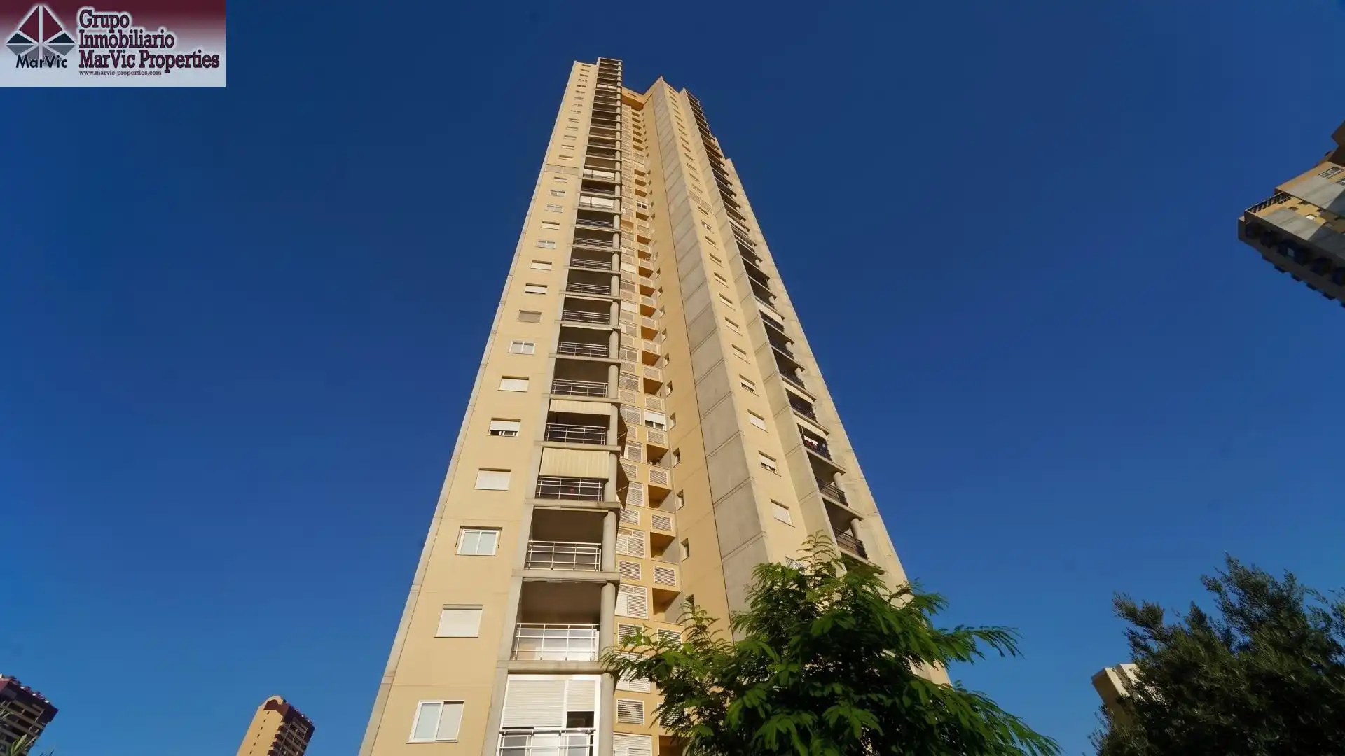Flat with pool for sale in Via Parque