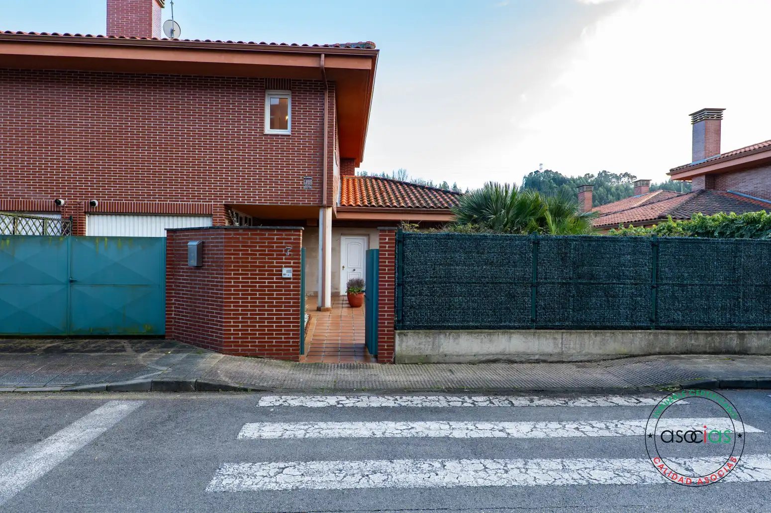 Vista exterior de Casa adosada en venta en Gozón con Calefacción, Jardín privado y Parquet