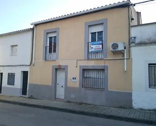 Vista exterior de Casa o xalet en venda en Garrovillas de Alconétar amb Aire condicionat i Jardí privat