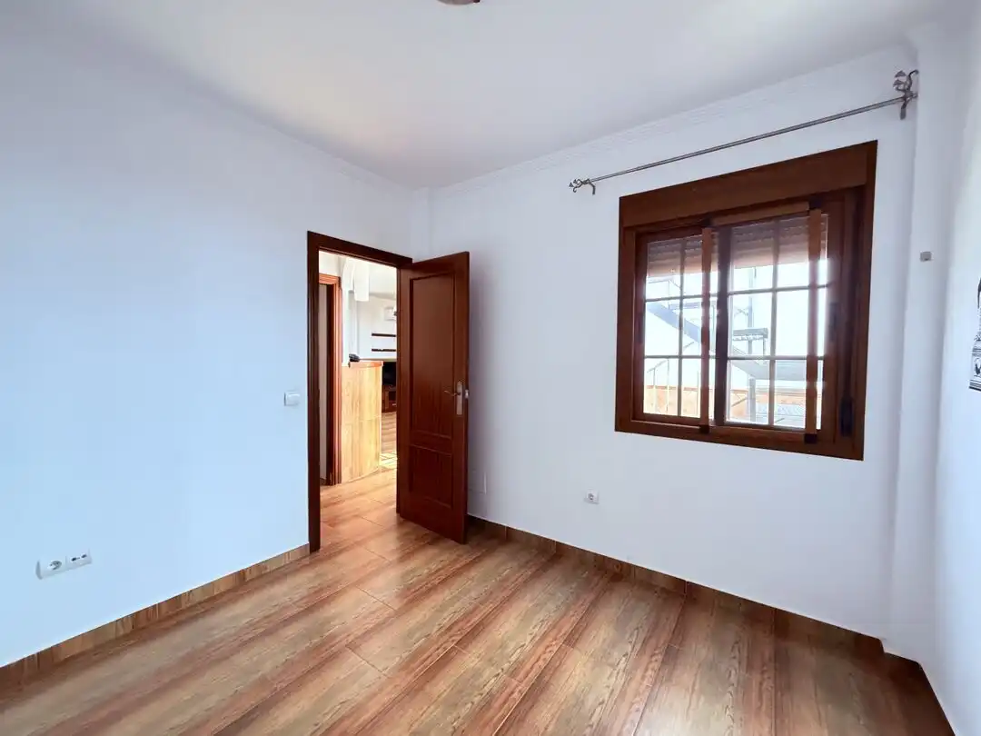 Habitación de Casa o chalet de alquiler en Periana con Terraza y Piscina