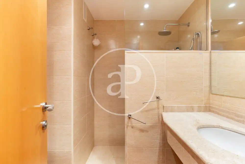 Appartamento con terrazza in affitto a Carrer Ciutats Unides, imagen 25