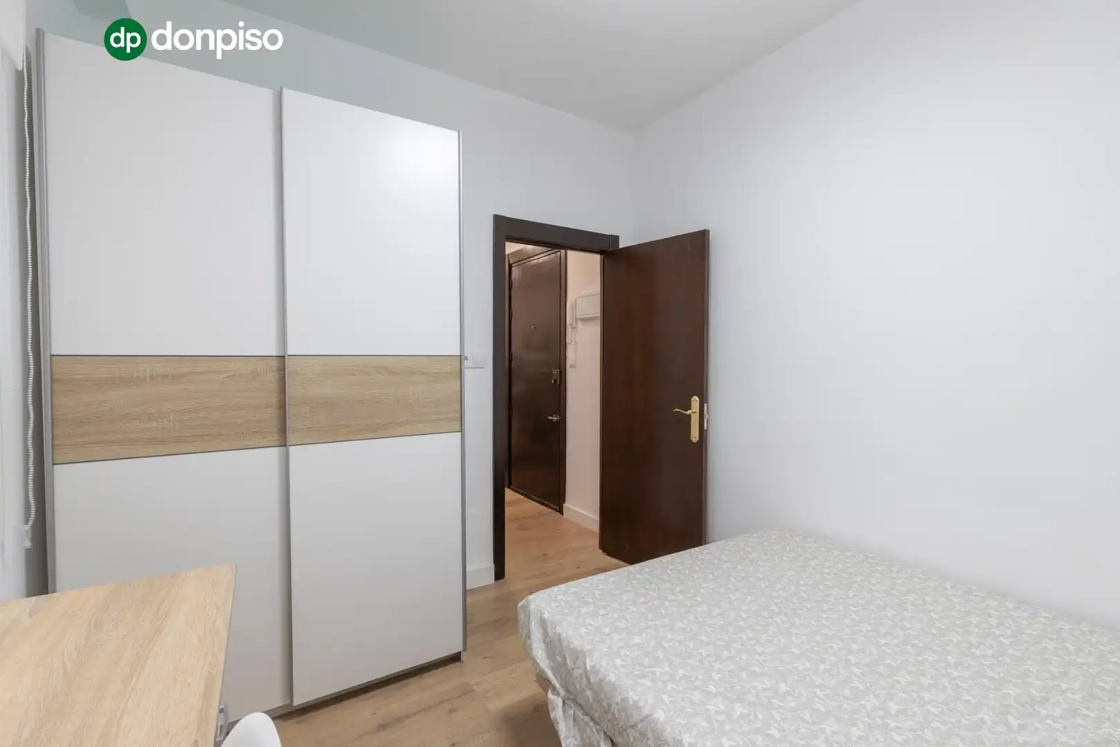 Flat for rent in Calle Pintor Lopez Mezquita, Camino de Ronda