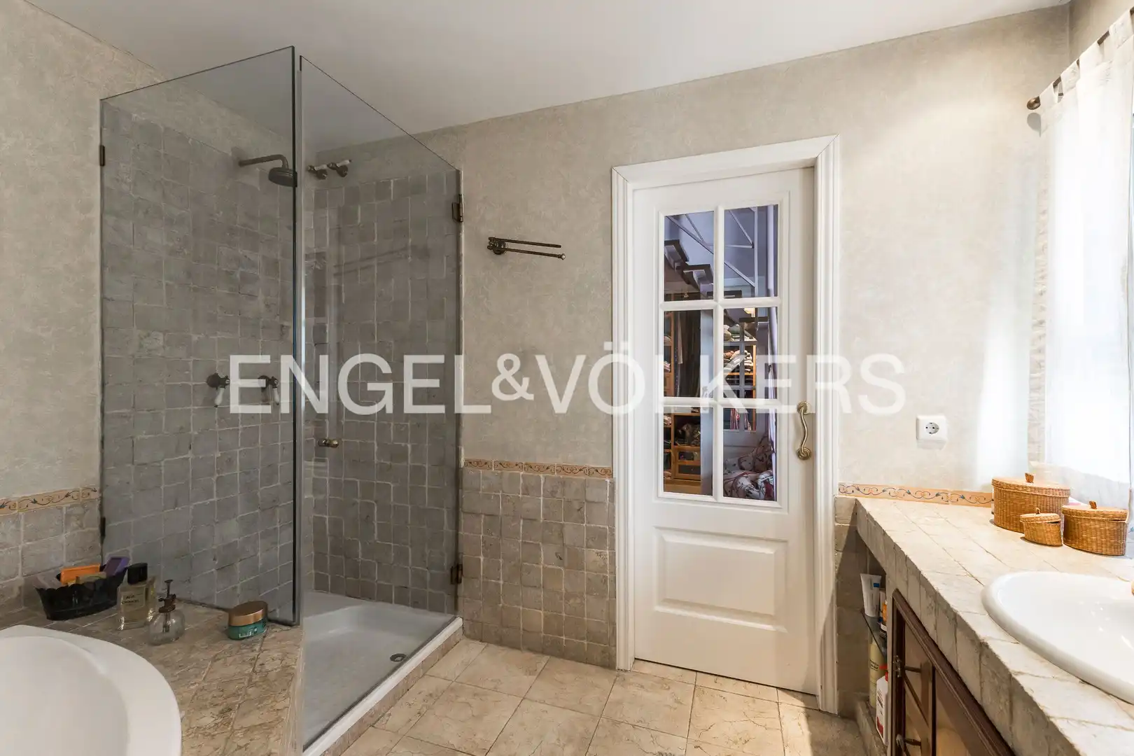 Baño de Casa o chalet en venta en Madrid con Aire acondicionado, Calefacción y Jardín privado