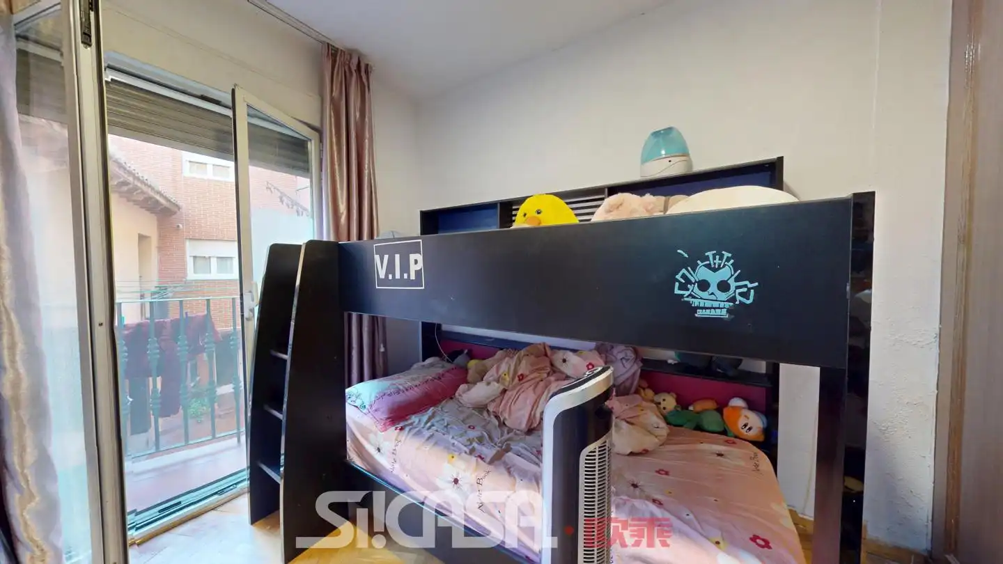 Habitación de Dúplex en venta en Madrid con Aire acondicionado, Calefacción y Terraza