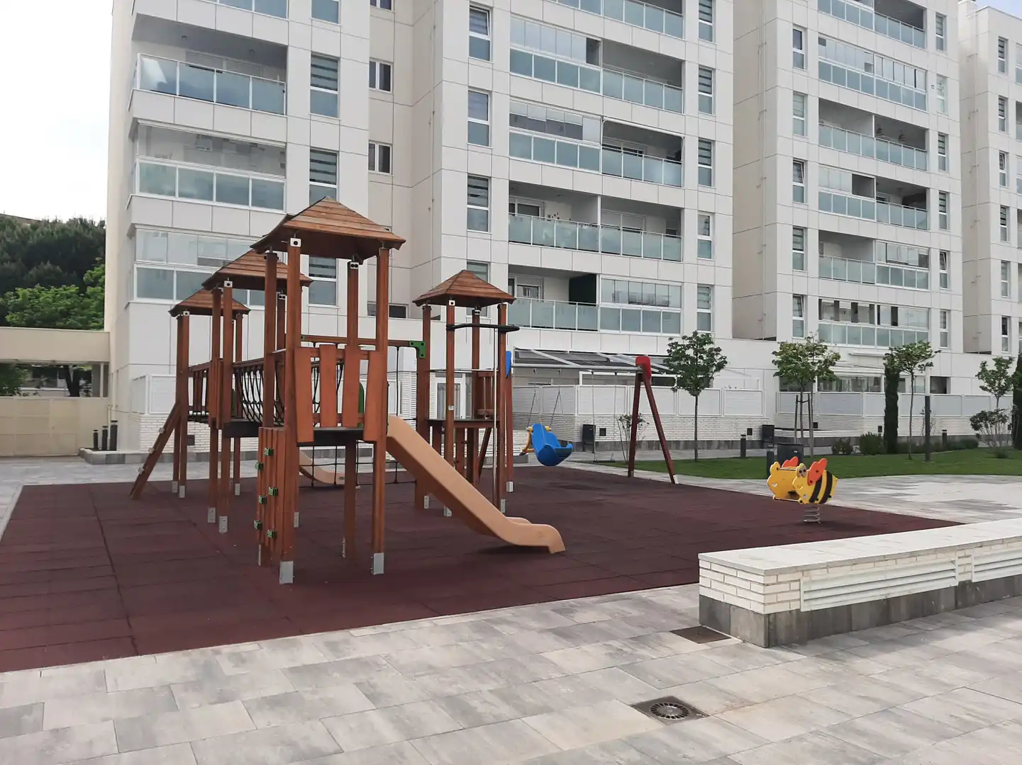 Terraza de Piso de alquiler en Alcalá de Henares con Aire acondicionado, Calefacción y Jardín privado