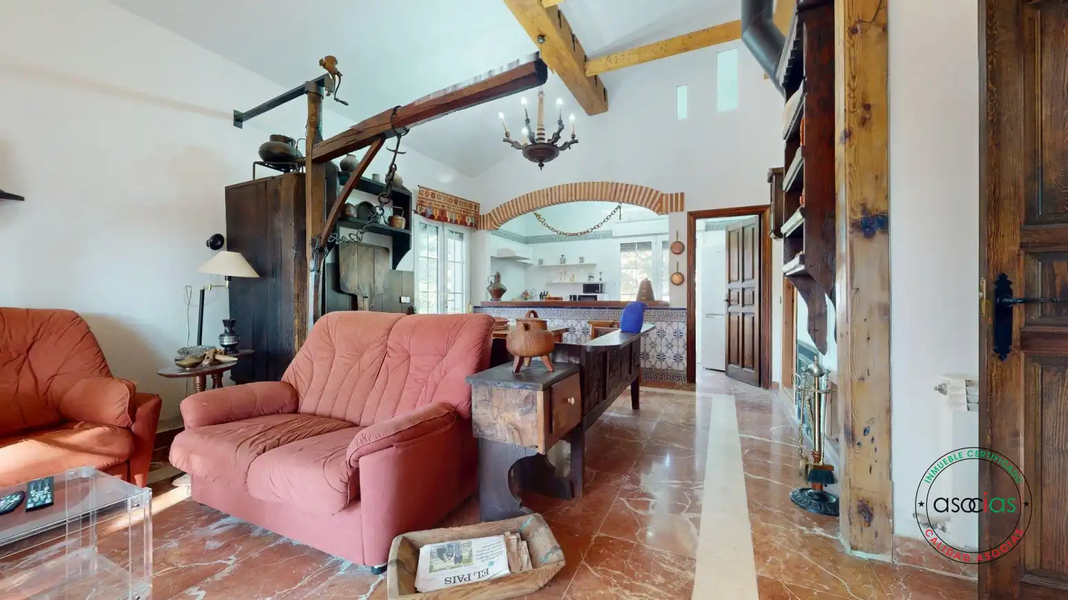 Sala d'estar de Casa o xalet en venda en Juarros de Voltoya amb Calefacció i Traster