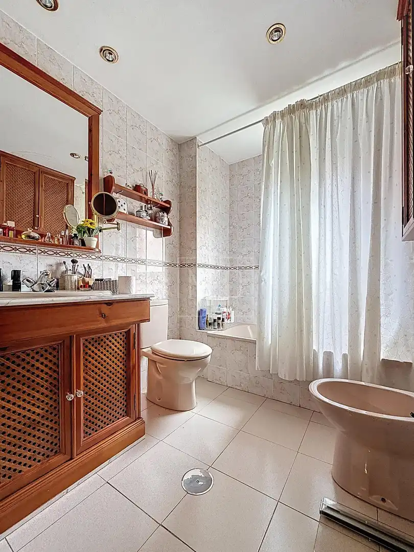 Bathroom of Flat for sale in Granada  with Private garden, Storage room and Balcony
