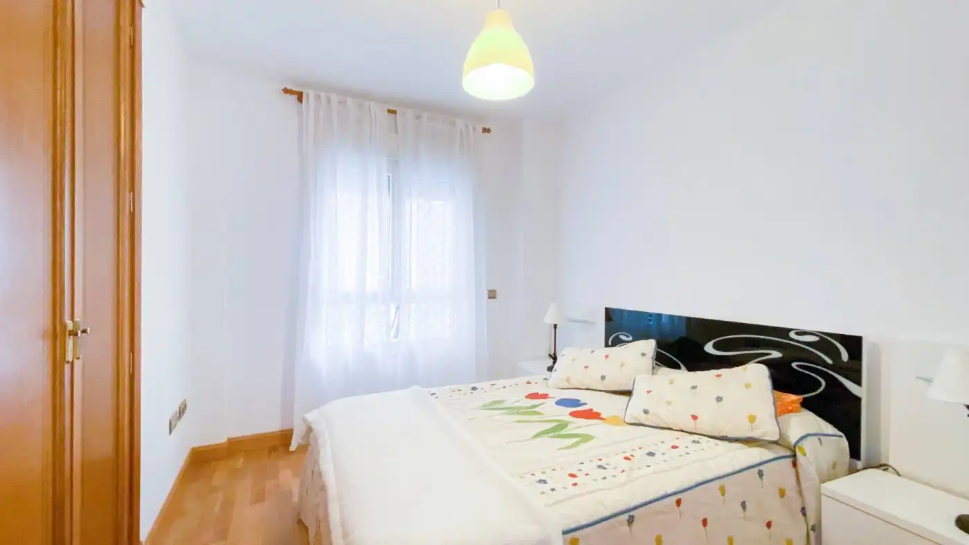 Bedroom of Flat for rent in Málaga  with Air Conditioner, Heating and Parquet flooring