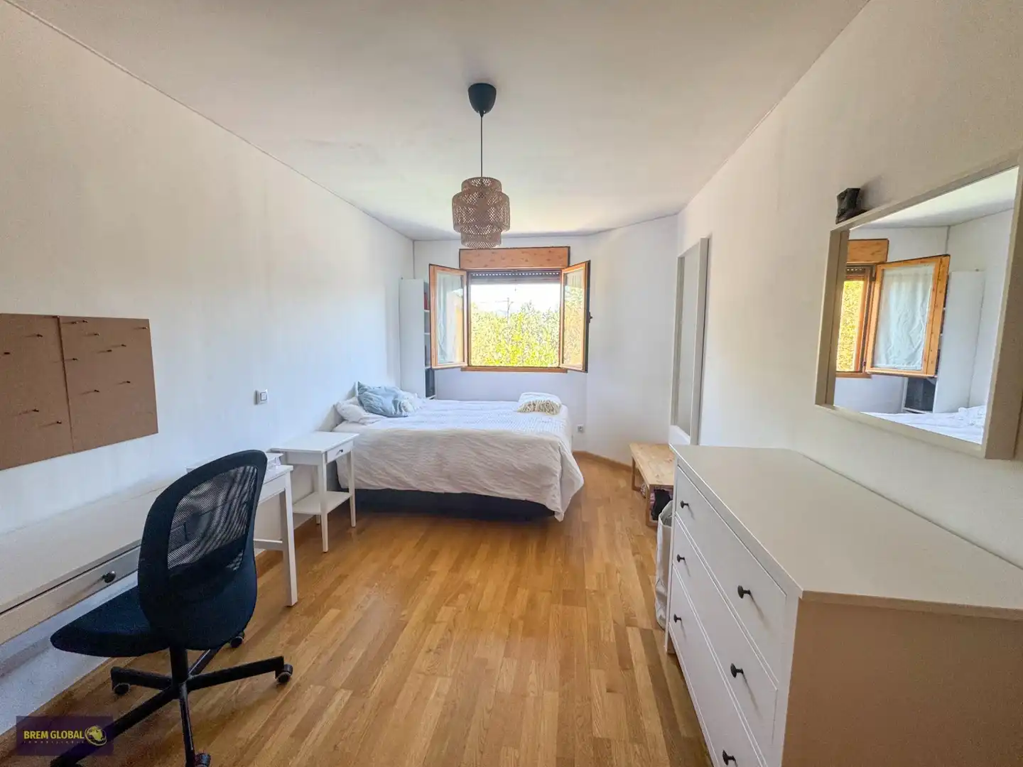 Habitación de Casa adosada en venta en Lozoyuela-Navas-Sieteiglesias con Calefacción, Jardín privado y Terraza