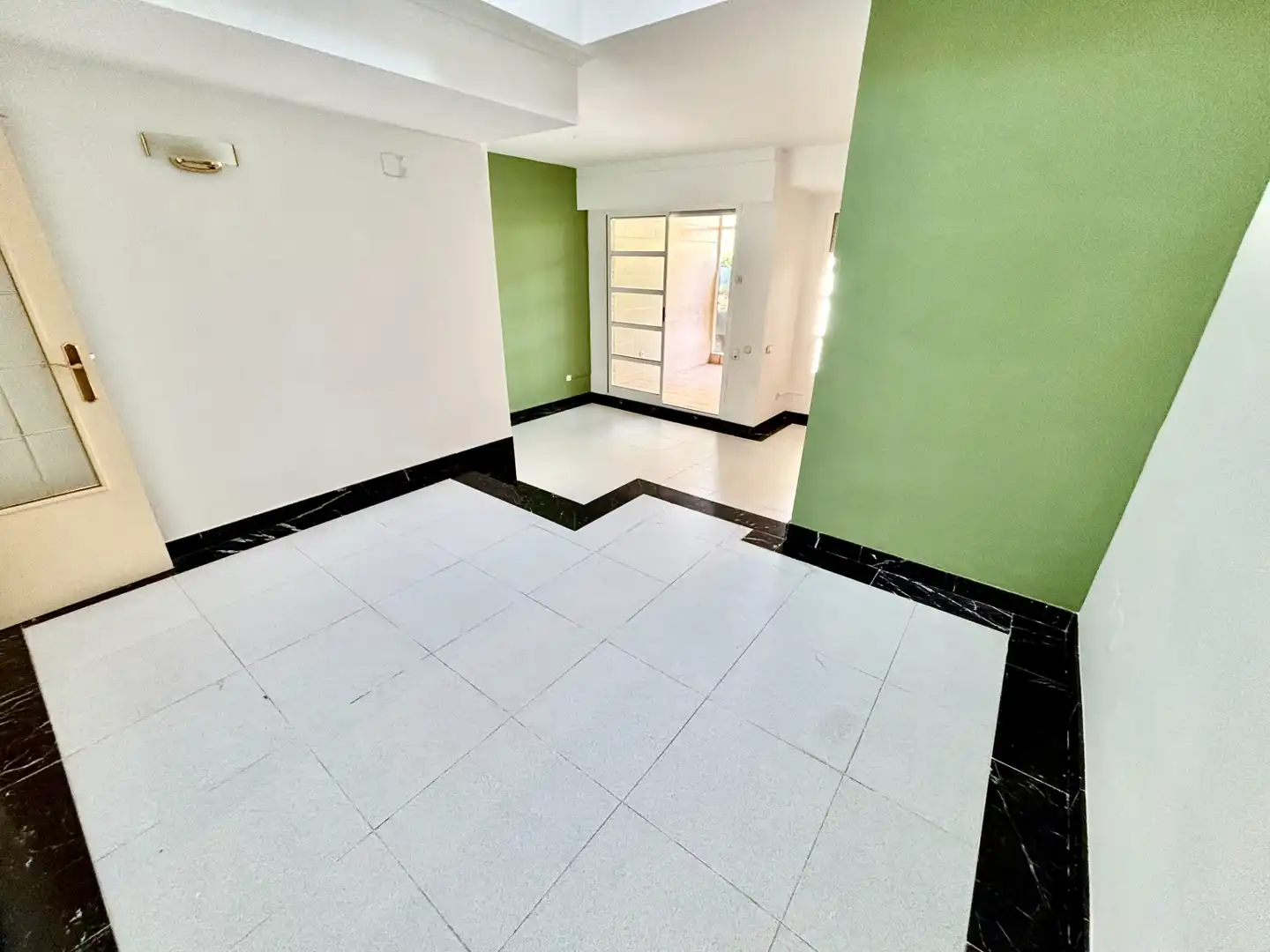 Casa adosada en venta en Alicante / Alacant con Aire acondicionado, Jardín privado y Terraza