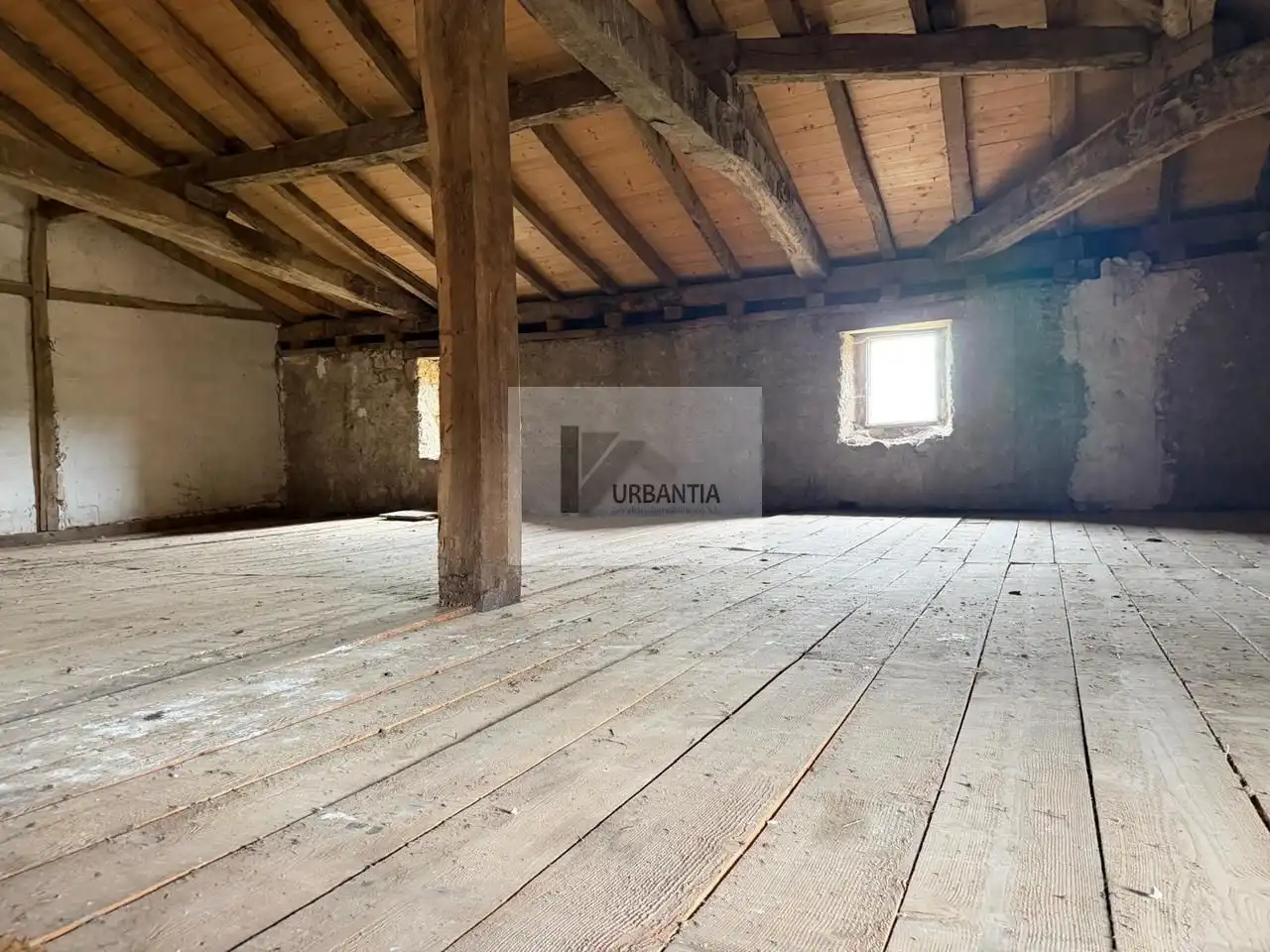 Country homes for sale in Basaburua, Navarra