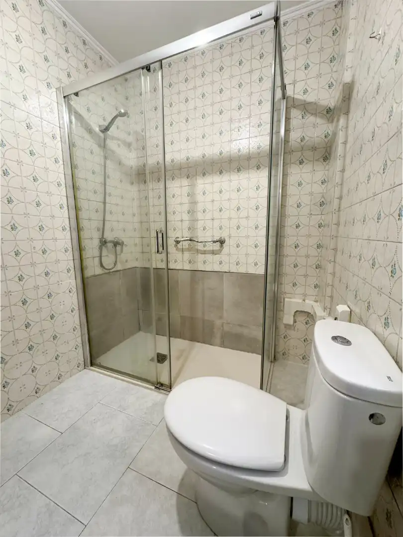 Baño de Piso de alquiler en Narón con Amueblado