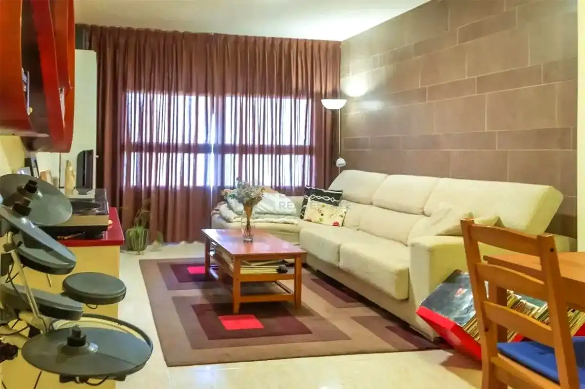 Sala d'estar de Pis en venda en Castellón de la Plana / Castelló de la Plana amb Aire condicionat, Traster i Moblat