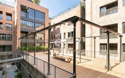 Exterior view of Flat for sale in  Barcelona Capital  with Air Conditioner, Heating and Private garden