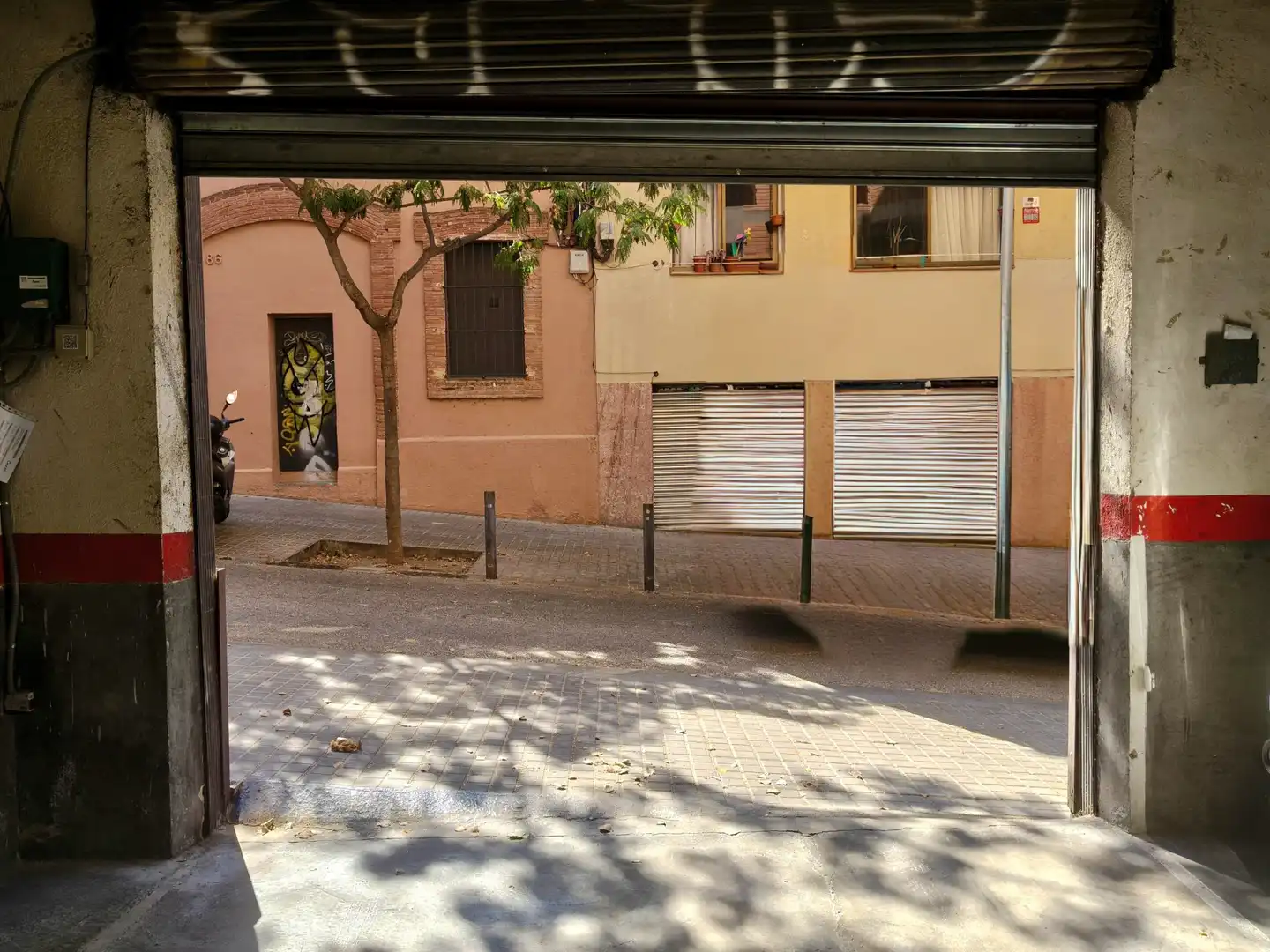 Garage for rent in Carrer de Salvà, El Poble Sec - Parc de Montjuïc