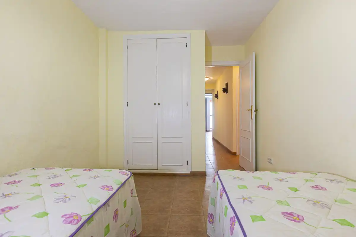 Dormitori de Casa adosada en venda en Marbella amb Terrassa i Traster