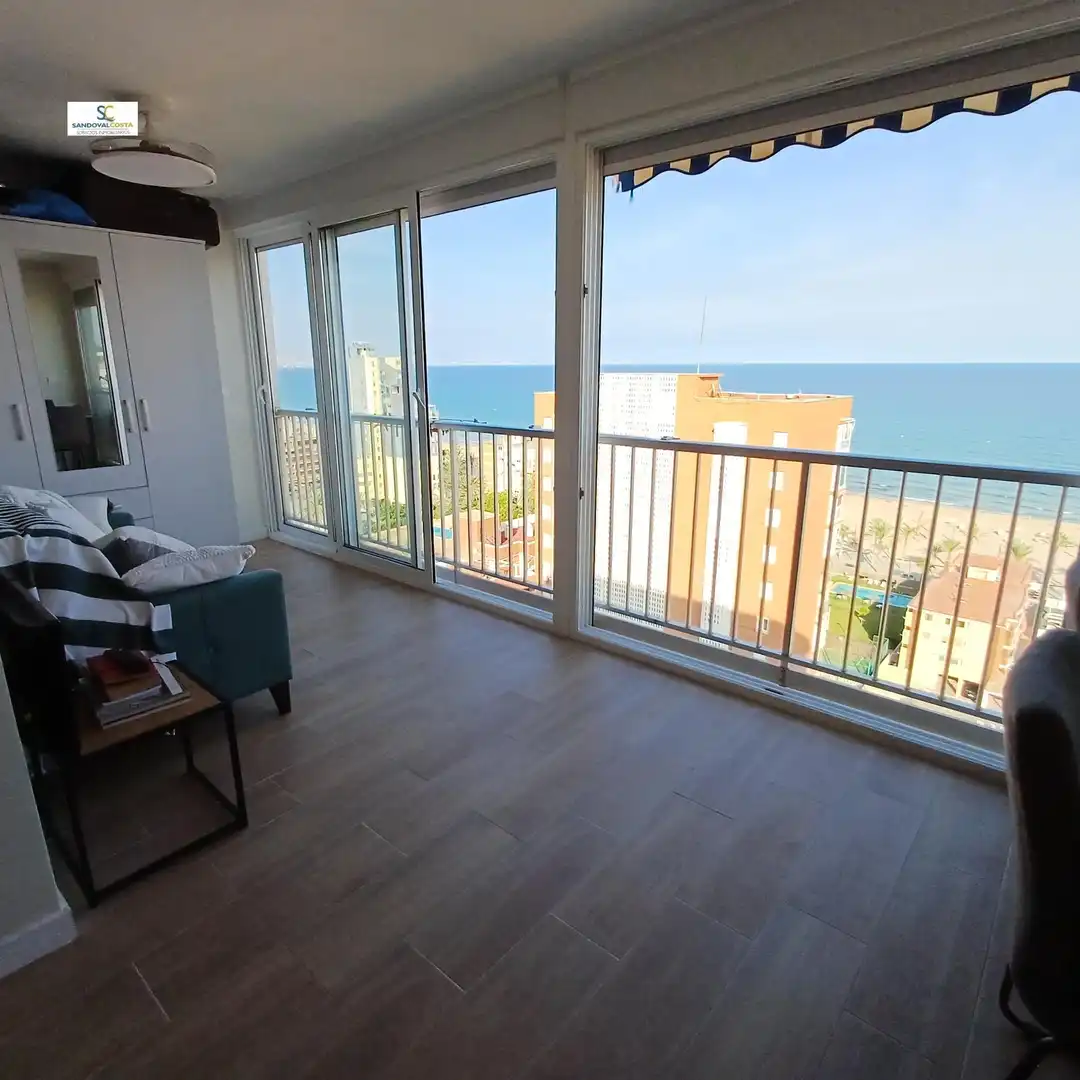 Habitación de Apartamento en venta en Alicante / Alacant con Aire acondicionado y Piscina comunitaria